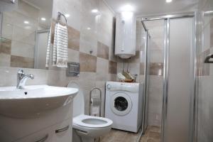 O baie la Apartman Lara