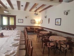 Ресторан / й інші заклади харчування у La Sinagoga Casa Rural