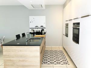 Afbeelding uit fotogalerij van RESIDENCE 7 maison mitoyenne moderne quartier aiguillon in Arcachon