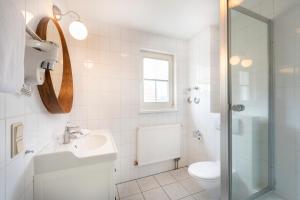 Precise Resort Rügen Apartments & SPLASH Erlebniswelt的一间浴室