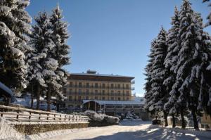 Hotel Monte Nebin talvel