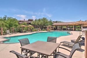 Huge Resort Condo Near Hiking and TPC Scottsdale!