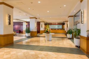 Ο χώρος του λόμπι ή της ρεσεψιόν στο @ Marbella Lane Executive Suite, Steps to Beach
