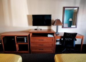 TV o dispositivi per l'intrattenimento presso Claridge Inn - St. George