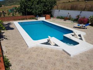 Chalet Con Piscina En Sierra Norte De Sevilla, Guadalcanal ...