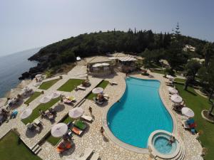 The swimming pool at or close to Hotel Mikros Paradisos