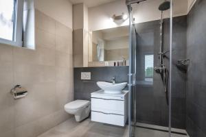 Kúpeľňa v ubytovaní Vila Anna - Ubytovanie Bešeňová + 30 fotografií