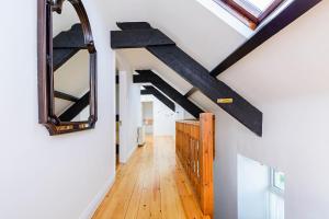 Foto Dingle’is asuva majutusasutuse The Arch An Capall Dubh Dingle galeriist