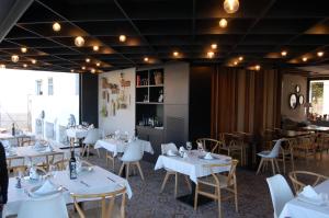 Reštaurácia alebo iné gastronomické zariadenie v ubytovaní Hotel Diego