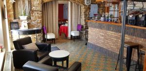 Posezení v ubytování LOGIS - Hôtel & restaurant "L'envie des mets"