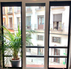 Zdjęcie z galerii obiektu Apartamentos Puerta Del Sol - Plaza Mayor w Madrycie