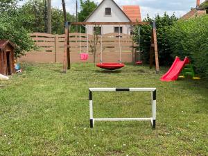 A garden outside Virág Vendégház