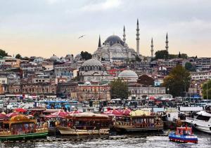 Nespecifikovaný výhled na destinaci Istanbul nebo výhled na město při pohledu z hotelu