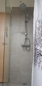 Koupelna v ubytování Apotek Guesthouse + 37 fotografií