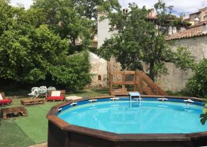 Swimmingpoolen hos eller tæt på Casa Rural Andrea