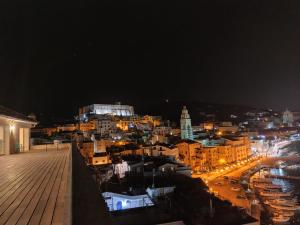 Nespecifikovaný výhled na destinaci Gaeta nebo výhled na město při pohledu z penzionu