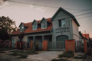 Budova, v ktorej sa apartmán nachádza