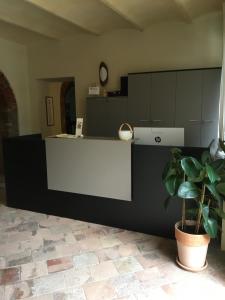 Köök või kööginurk majutusasutuses Albergo Castiglione Langhe