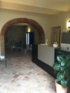 Foto sihtkohas Castiglione Tinella asuva majutusasutuse Albergo Castiglione Langhe galeriist