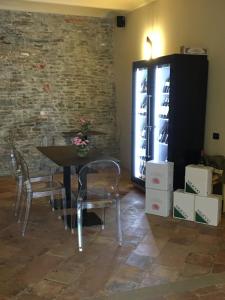Istumisnurk majutusasutuses Albergo Castiglione Langhe