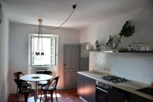 A cozinha ou kitchenette de Rocks apartment Colonno