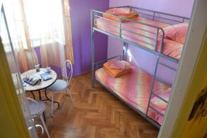 Ένα ή περισσότερα κρεβάτια σε δωμάτιο στο Old Town Hostel Split