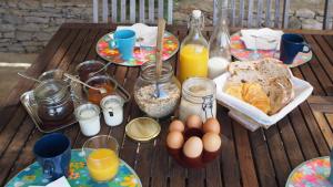 Opciones de desayuno disponibles en B&B Le Garric