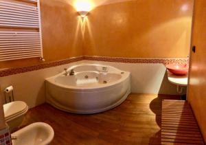 Koupelna v ubytování B&B Saluzzo Paesana 1718