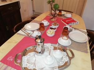 Jedlo v ubytovaní bed & breakfast alebo blízkom okolí