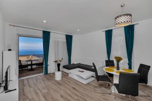 Foto dalla galleria di Apartments Villa Medo a Makarska