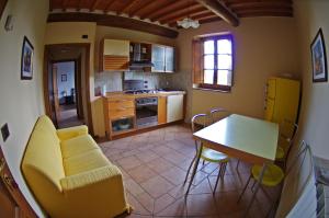 A kitchen or kitchenette at Agriturismo Il Palazzo