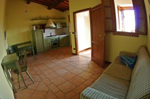 A kitchen or kitchenette at Agriturismo Il Palazzo