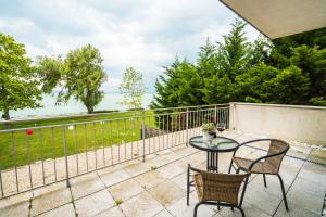 Balkón alebo terasa v ubytovaní Siesta Sziget - Balaton-parti Apartmanok