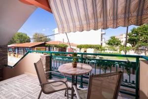 Balkón alebo terasa v ubytovaní Castaway Suites - Studios Christos
