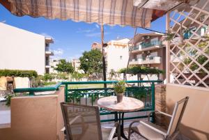 Balkón alebo terasa v ubytovaní Castaway Suites - Studios Christos
