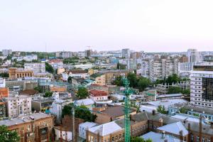 Výhľad na mesto Dnipro alebo výhľad na mesto priamo z apartmánového hotela