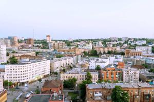Výhľad na mesto Dnipro alebo výhľad na mesto priamo z apartmánového hotela
