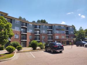 Φωτογραφία από το άλμπουμ του Smart Suites on the Hill σε South Burlington