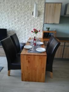 Posedenie v ubytovaní Apartament Oaza Kołobrzeg-Podczele Kompleks Feniks basen siłownia jacuzii