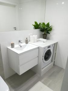 Fotografia z galérie ubytovania Apartament Oaza Kołobrzeg-Podczele Kompleks Feniks basen siłownia jacuzii v destinácii Kołobrzeg