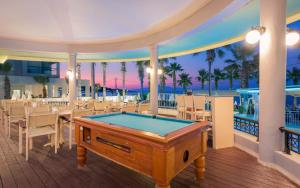 Foto Plánoses asuva majutusasutuse Phoenix Beach Hotel galeriist