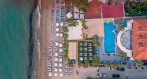 Bassein majutusasutuses Phoenix Beach Hotel või selle lähedal