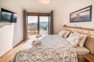 Postel nebo postele na pokoji v ubytování Villa LAURA + 36 fotografií