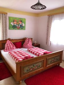 Łóżko lub łóżka w pokoju w obiekcie Villa Brandstätter