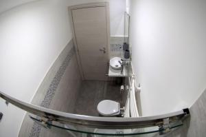 A bathroom at Suite Eleven