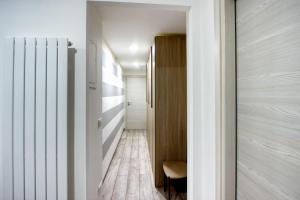 A bathroom at Suite Eleven