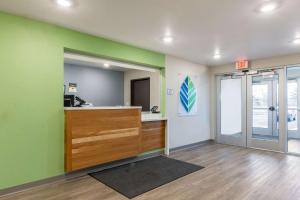 Predvorje ili recepcija u objektu WoodSpring Suites Indianapolis Castleton