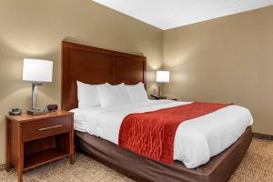 Ένα ή περισσότερα κρεβάτια σε δωμάτιο στο Comfort Inn & Suites Cincinnati Eastgate +24 φωτογραφίες