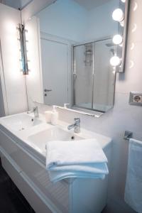 A bathroom at Civico 8 B&B - Appartamento