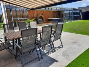 Patio nebo venkovní prostory v ubytování Holiday Home Mooi - Voeren
